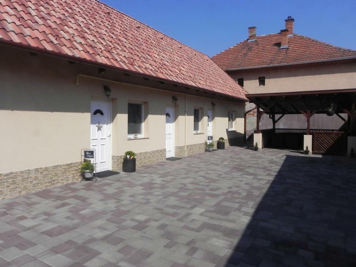 Tuerkiz Apartman Tokaj Exterior foto